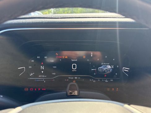 Used 2023 GMC Yukon Denali w/ Denali Reserve Package AWD/4WD image 5