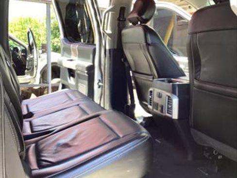 Used 2017 Ford F250 Lariat w/ Chrome Package image 24