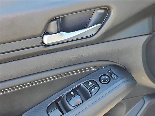 Used 2019 Nissan Altima 2.5 S FWD image 10
