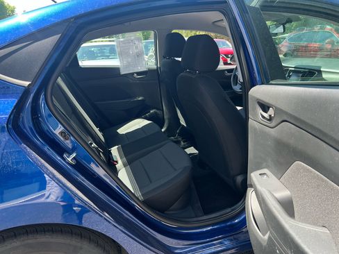 Used 2022 Hyundai Accent SE w/ Cargo Package image 12