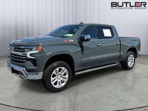 Used 2025 Chevrolet Silverado 1500 LTZ AWD/4WD image 2