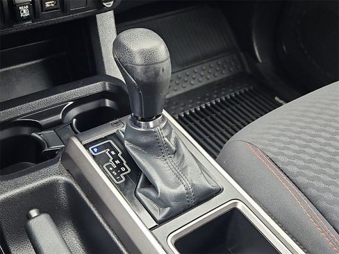 Used 2022 Toyota Tacoma SR5 image 24