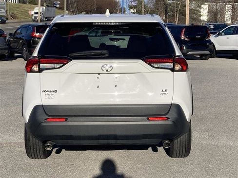 Used 2024 Toyota RAV4 LE AWD/4WD image 6