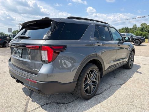 Used 2025 Ford Explorer ST-Line w/ Premium Package AWD/4WD image 41
