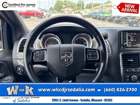 Used 2020 Dodge Grand Caravan SE FWD image 38