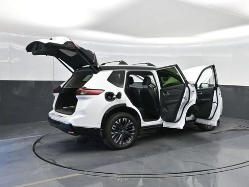 Used 2026 Nissan Rogue Platinum w/ Platinum Premium Package AWD/4WD image 52