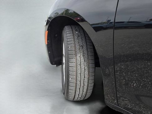 Used 2024 Chrysler Pacifica Touring-L FWD image 39
