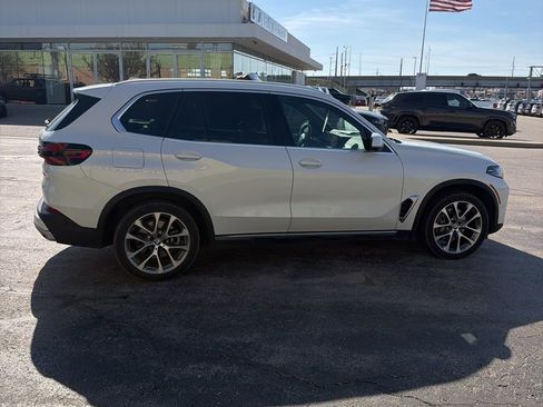 Used 2024 BMW X5 xDrive40i w/ Premium Package image 11