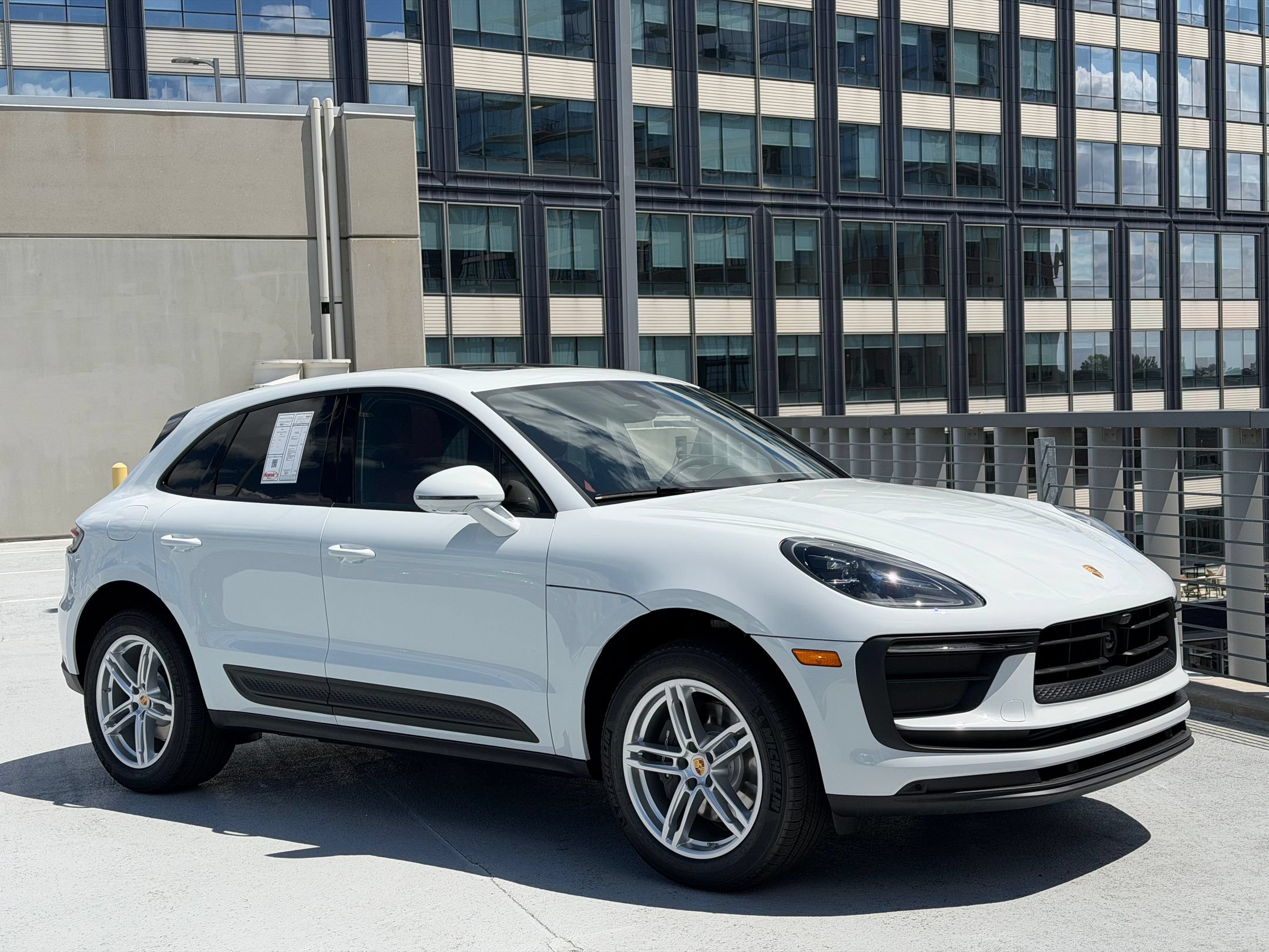 Certified 2026 Porsche Macan AWD/4WD image 9