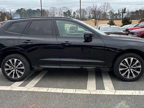 Used 2024 Volvo XC60 B5 Core image 7