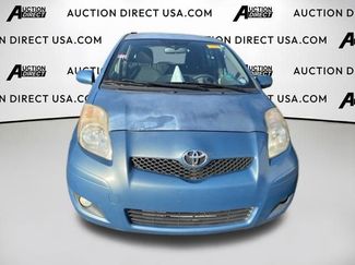 Used 2011 Toyota Yaris 4-Door Hatchback video 3