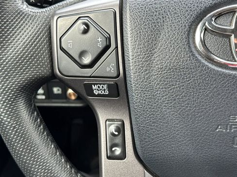 Used 2018 Toyota Tacoma TRD Off-Road w/ Technology Package image 24