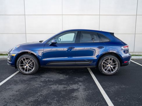 Certified 2024 Porsche Macan AWD/4WD image 2