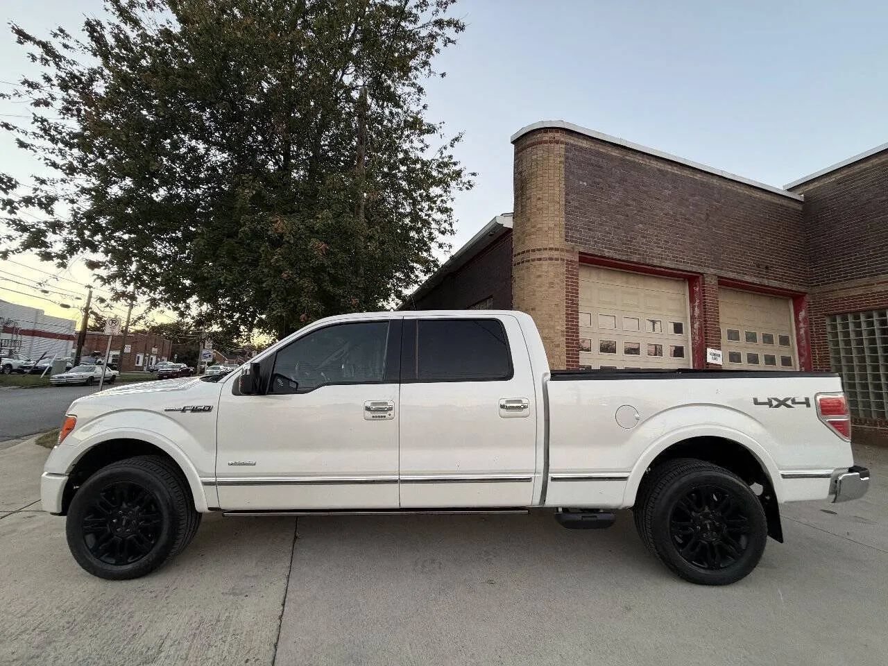 Used 2012 Ford F150 Platinum w/ Max Trailer Tow Pkg AWD/4WD image 22