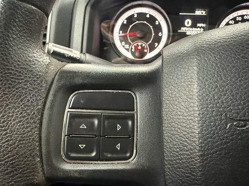 Used 2016 RAM 1500 Express RWD image 17
