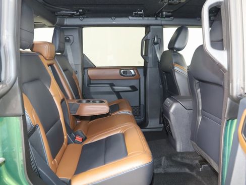 Used 2024 Ford Bronco Outer Banks image 14