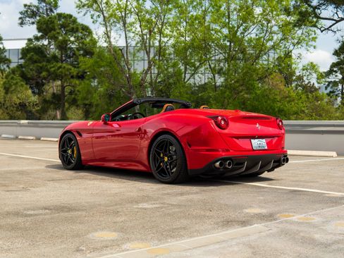 Used 2017 Ferrari California T image 25