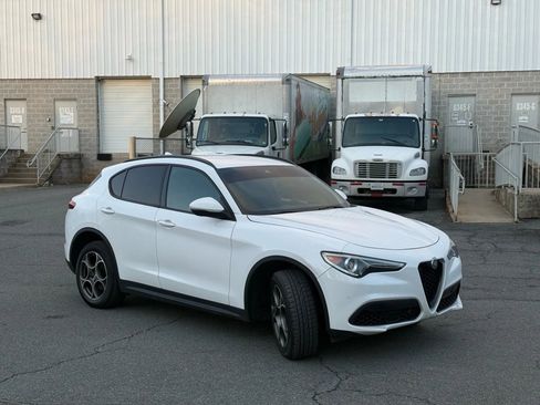 Used 2022 Alfa Romeo Stelvio Sprint image 3