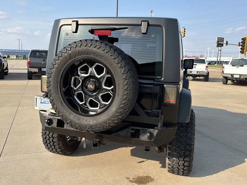 Used 2017 Jeep Wrangler Sport w/ Connectivity Group image 15