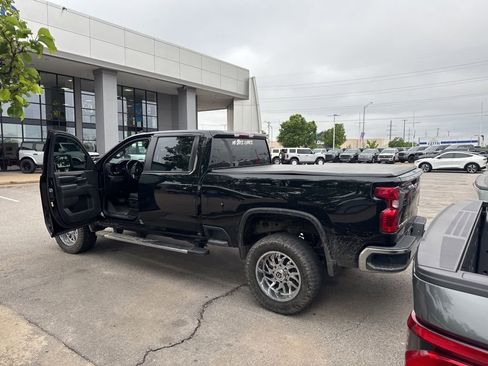 Used 2024 Chevrolet Silverado 2500 LT w/ Convenience Package AWD/4WD image 7