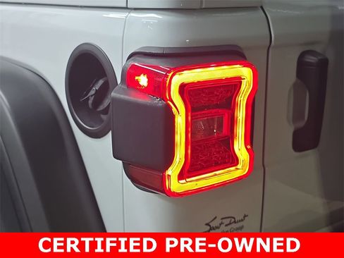 Used 2022 Jeep Wrangler Unlimited Sport image 34