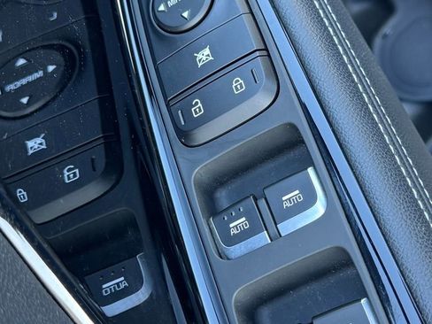 Used 2021 Kia Niro EX image 12