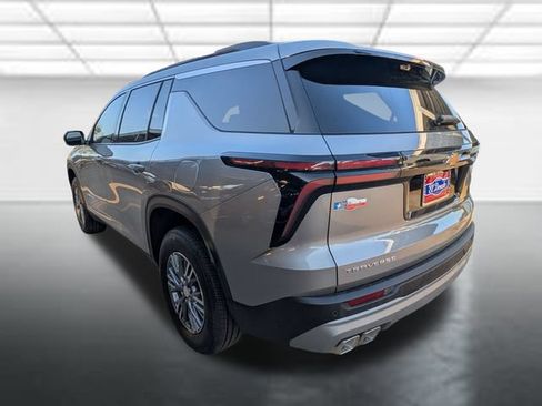 New 2026 Chevrolet Traverse LT w/ Driver Confidence Package FWD image 2