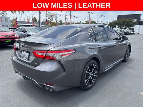 Used 2018 Toyota Camry SE FWD image 6
