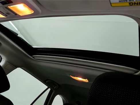 Used 2017 Subaru Outback 2.5i Premium image 27