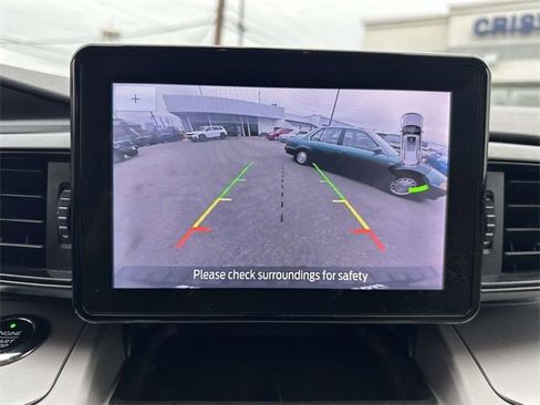 Used 2020 Ford Explorer XLT w/ Comfort Package image 10