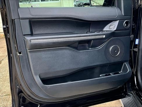 Used 2020 Ford Expedition XLT w/ Equipment Group 202A image 21