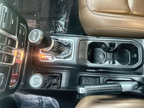 Used 2020 Jeep Wrangler Unlimited Rubicon w/ Dual Top Group image 22