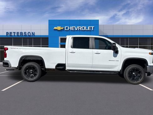 Used 2024 Chevrolet Silverado 3500 LT AWD/4WD image 3