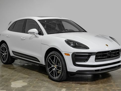 Used 2024 Porsche Macan AWD/4WD image 7