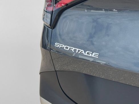 Used 2023 Kia Sportage EX AWD/4WD image 11