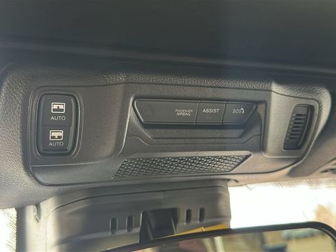 Used 2025 Jeep Wrangler Unlimited Sahara w/ Safety Group AWD/4WD image 26