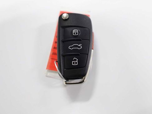 Certified 2025 Audi Q3 2.0T Premium w/ Convenience Package image 39