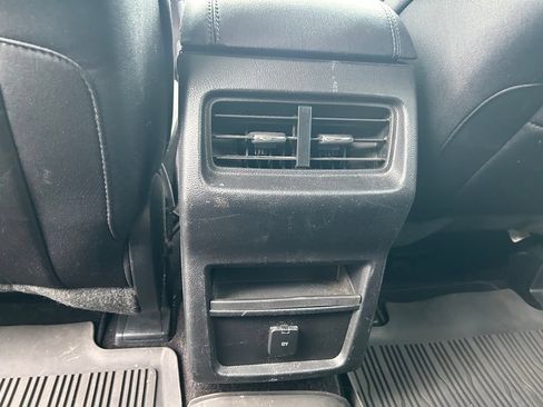 Used 2017 Ford Edge SE AWD/4WD image 34
