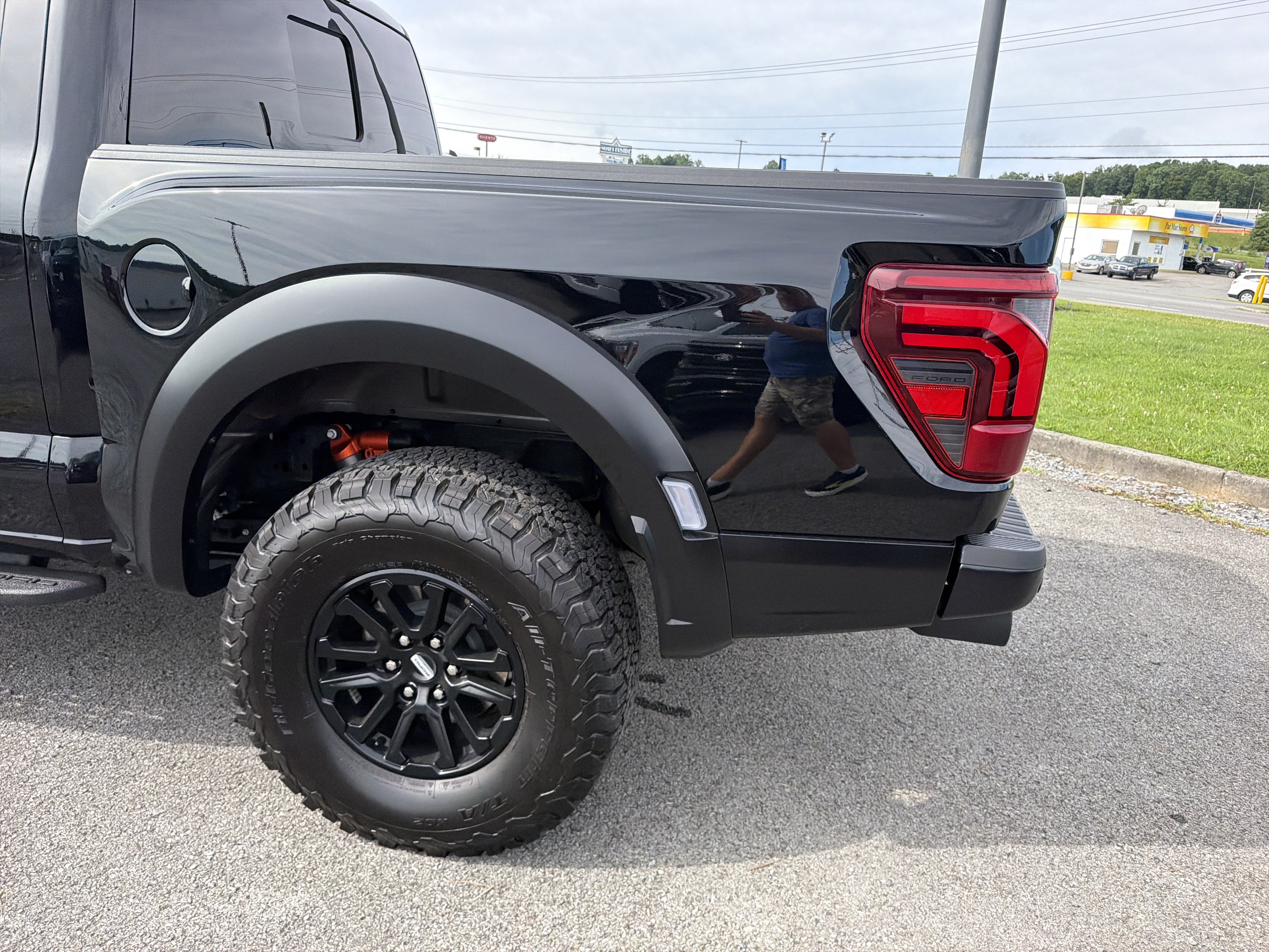 Used 2025 Ford F150 Raptor AWD/4WD image 7
