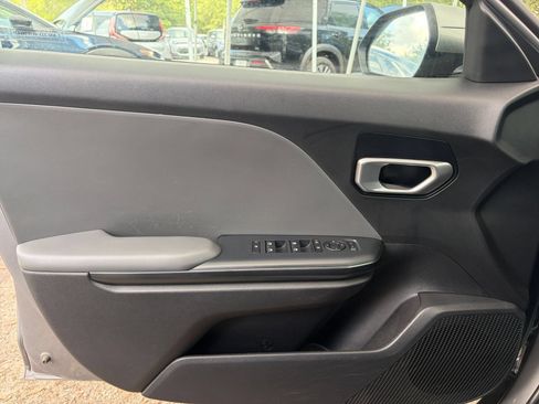 Used 2025 Kia K4 FWD image 18