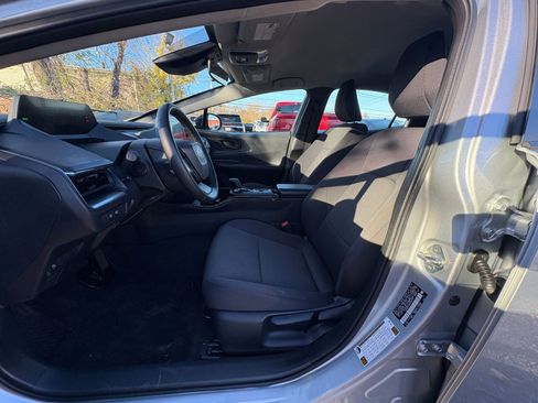 Used 2025 Toyota Prius LE image 22