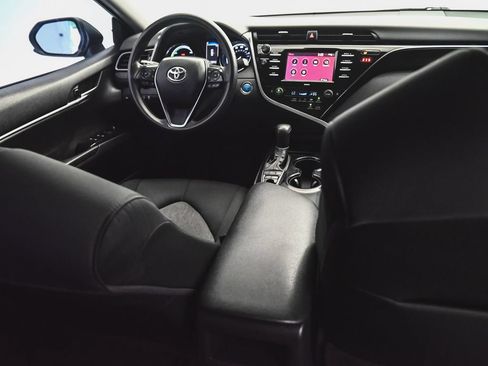 Used 2020 Toyota Camry LE FWD image 31