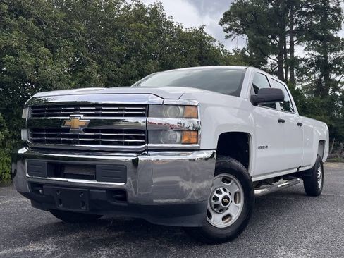 Used 2016 Chevrolet Silverado 2500 W/T AWD/4WD image 2