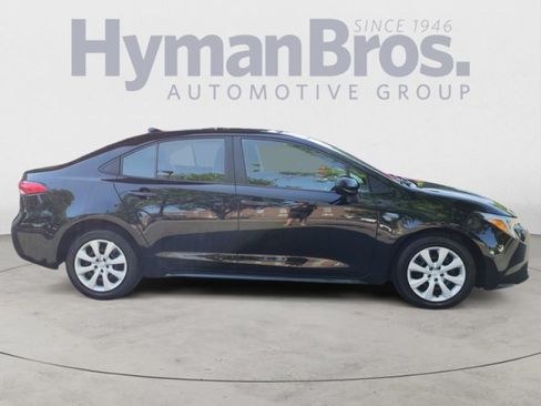 Used 2023 Toyota Corolla LE FWD image 2