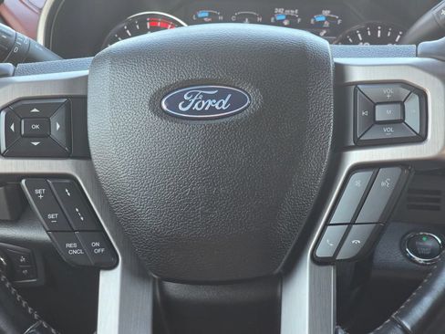 Used 2019 Ford F250 Platinum w/ Platinum Ultimate Package AWD/4WD image 17