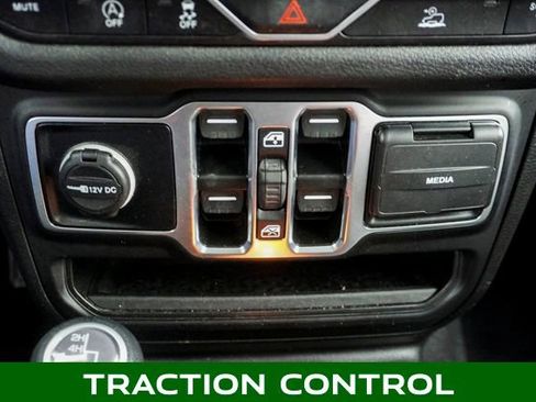 Used 2025 Jeep Gladiator Sport image 15