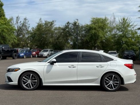 Used 2024 Honda Civic Touring image 2