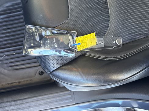 Used 2022 Jeep Cherokee Latitude Lux w/ Sun & Sound Group image 39