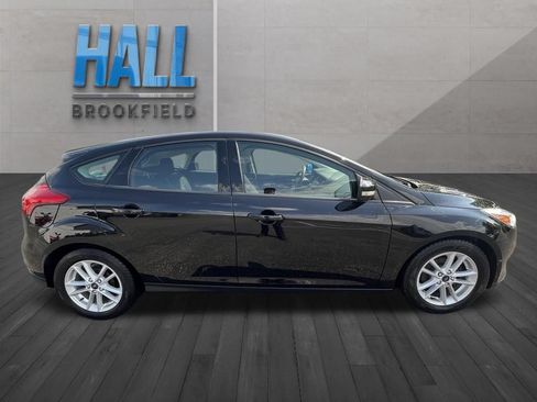 Used 2017 Ford Focus SE FWD image 6