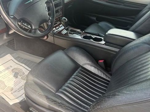 Used 2005 Ford Thunderbird RWD image 11
